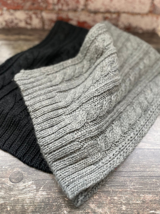 Cable knit scarf
